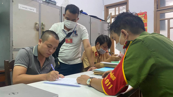 Lực lượng 911 Công an TP Đà Nẵng lấy lời khai của Lưu Thành Long