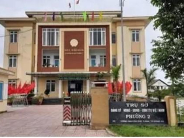 Tin tức trong ngày - Cho thuê đất lấy tiền chia nhau, Chủ tịch phường mất chức