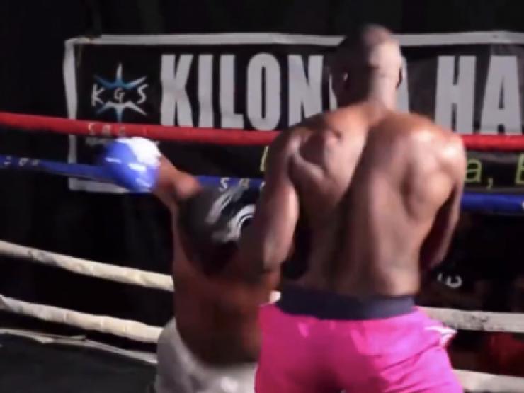 Thể thao - Kỳ quái võ sĩ Boxing tự bị knock-out, người thắng cuộc đứng "chết lặng"