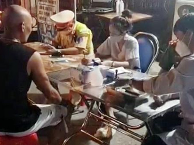 Tin tức trong ngày - Xử phạt hơn 200 "ma men" cầm lái trên QL5