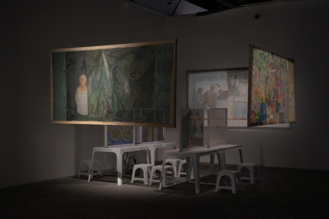 Họa sĩ trẻ vẽ tranh nude trên nền lụa mỏng - 9