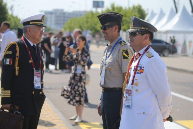 "Chính sách của Nga thu hút các đối tác cùng chí hướng ở châu Âu, Nam Mỹ, Trung Đông, châu Phi cùng với một số nơi khác, Moskva đang đoàn kết họ để đối đầu với Washington”, các chuyên gia phân tích từ Trung Quốc nói rõ.