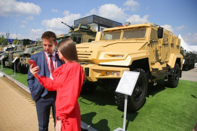 “Tuyên bố của Tổng thống Putin cho thấy Nga không chỉ sẵn sàng thách thức quyền bá chủ của Mỹ mà còn hỗ trợ đáng kể cho những người cùng chí hướng với mình”, các nhà phân tích từ ấn phẩm tiếng Trung nhận định.