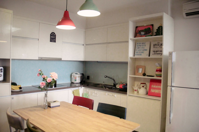 Khu vực bếp được Lan Phương trang bị
đầy đủ thiết bị tiện nghi, bày trí gọn gàng.