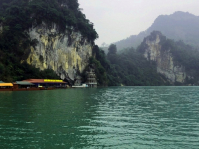 Du lịch - Về Thung Nai lặng ngắm một "Hạ Long trên cạn"