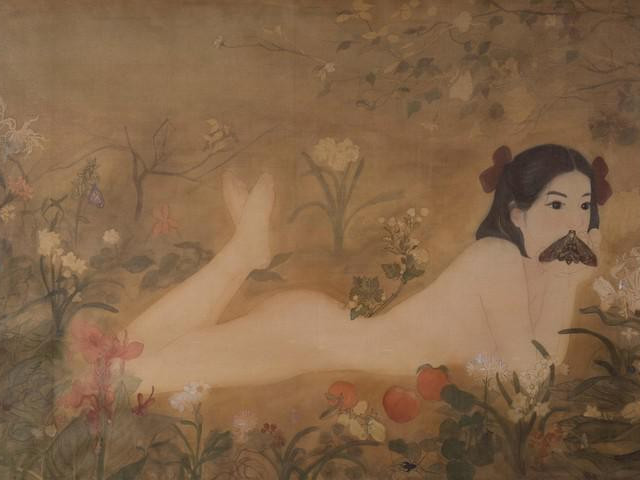 Bạn trẻ - Cuộc sống - Họa sĩ trẻ vẽ tranh nude trên nền lụa mỏng