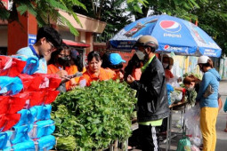 Tin tức trong ngày - Video: Ấm lòng 'Phiên chợ nghĩa tình' cho người nghèo