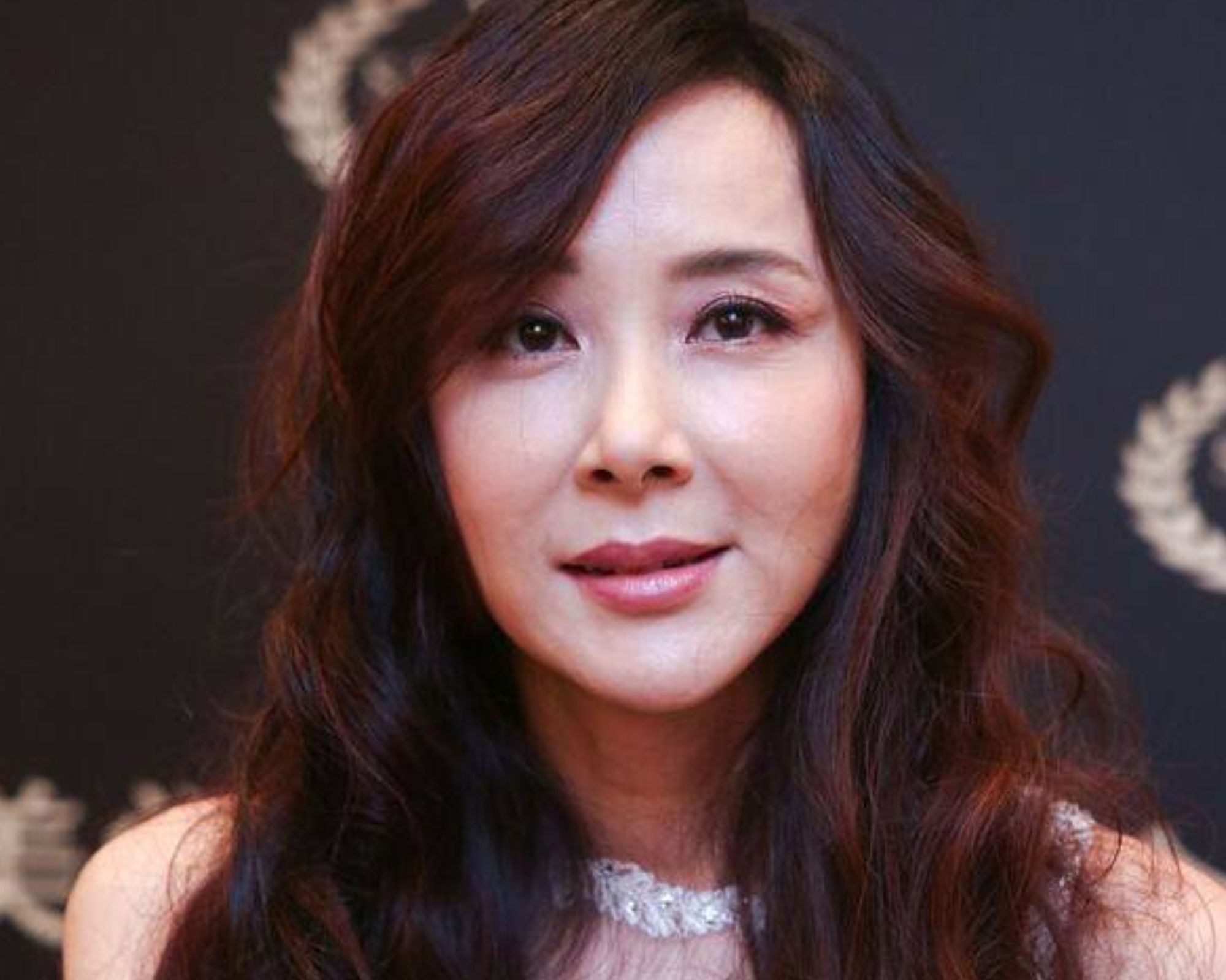 Ngoài 50 tuổi, Tiêu Tường vẫn khiến nhiều người phải ghen tỵ vì vẫn giữ được nhan sắc trẻ trung như ngày nào. 