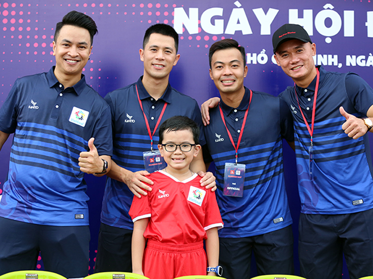 Các ngôi sao bóng đá Việt Nam thất thủ trước đội bóng có 2000 cầu thủ