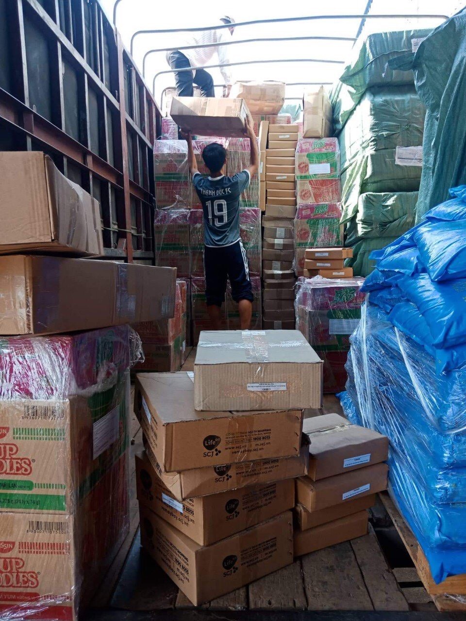 Sản phẩm được nhập khẩu từ các nước bạn