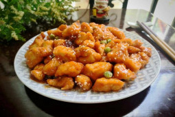 Ẩm thực - Cách làm gà viên chiên sốt chua ngọt cực đơn giản, cả nhà mê tít