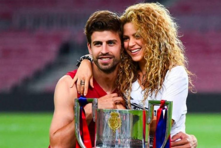 Tin mới nhất bóng đá tối 22/8: Pique hôn tình mới khiến Shakira điên tiết