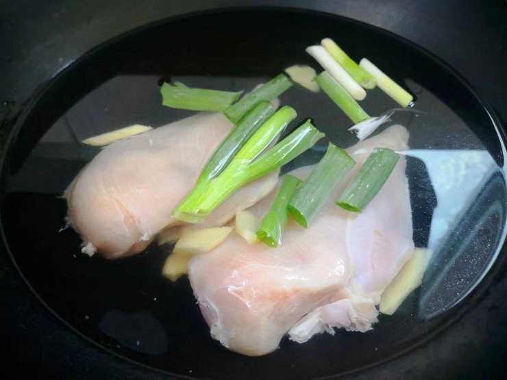 Trời nóng nực làm món gà xé phay đơn giản mà cực kỳ ngon miệng - 2