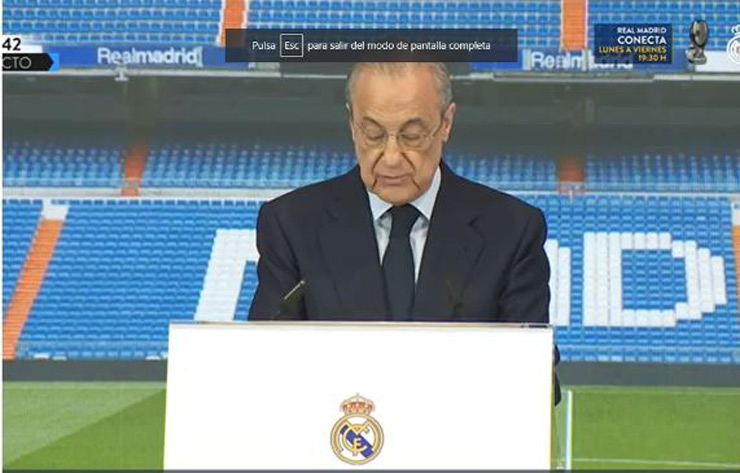 Chủ tịch Florentino Perez ca ngợi Casemiro và giành tặng tiền vệ này huân chương tri ân cống hiến của anh