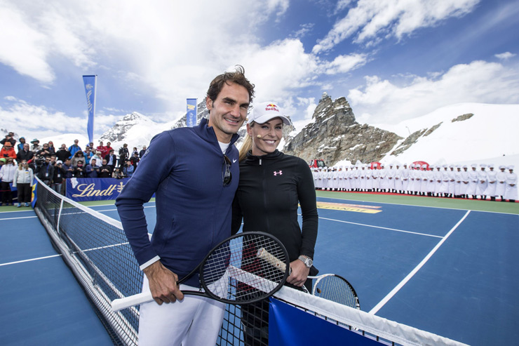 Federer khoe clip trở lại tập luyện trên Instagram và đã được kiều nữ Lindsed Vonn, bạn gái cũ của Tiger Woods "thả tim"