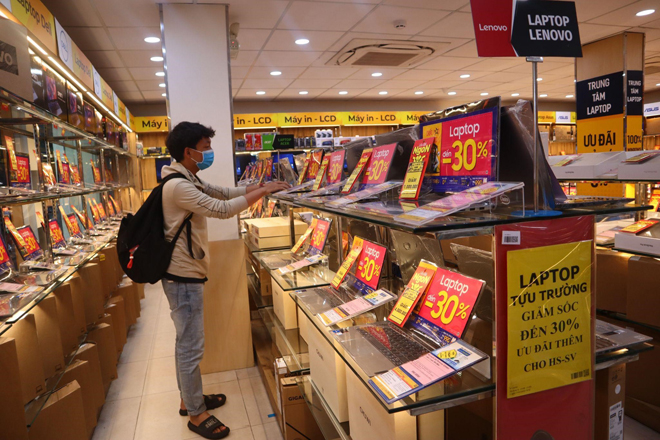 Trong tháng 8 này Lenovo giảm giá đến 30% nhiều dòng sản phẩm kèm nhiều quà tặng hấp dẫn