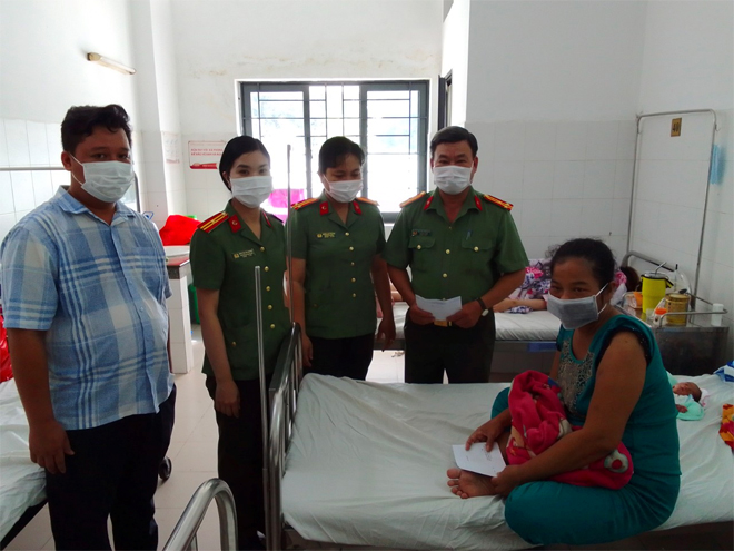 Thuận Tường Food trao tặng gạo cho 150 hộ gia đình trong hoạt động thiện nguyện mùa lễ Vu Lan - 4