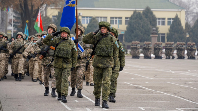 Phương Tây muốn thấy những vấn đề
trong quan hệ giữa Moskva và Nur-Sultan, và giữa họ thực sự đã có
một số bất đồng. Tuy nhiên không nên phóng đại tình hình: không có
khó khăn nào giữa Nga và Kazakhstan không thể giải quyết được, và
mối quan hệ vẫn bền chặt.