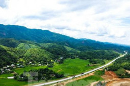 Tin tức trong ngày - Phối cảnh và thực tế vị trí sân bay Sa Pa trước ngày khởi công