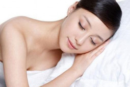 Sức khỏe đời sống - Những thói quen cực xấu khi ngủ có thể gây liệt nửa mặt, khiến bạn già "cực nhanh" trong một đêm