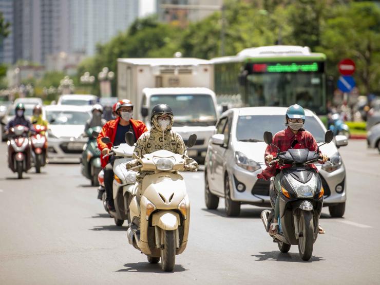 Tin tức trong ngày - Thời tiết ngày 23/8: Miền Bắc có nắng nóng, miền Nam mưa to về chiều tối