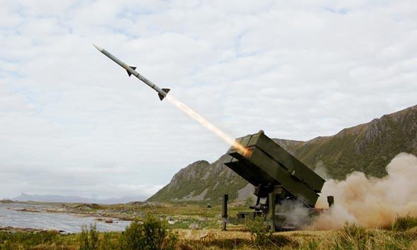 Hệ thống phòng không NASAMS khai hỏa. Ảnh Defense