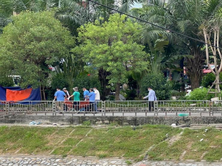 HN: Phát hiện thi thể người đang phân hủy tại đường bờ sông Tô Lịch