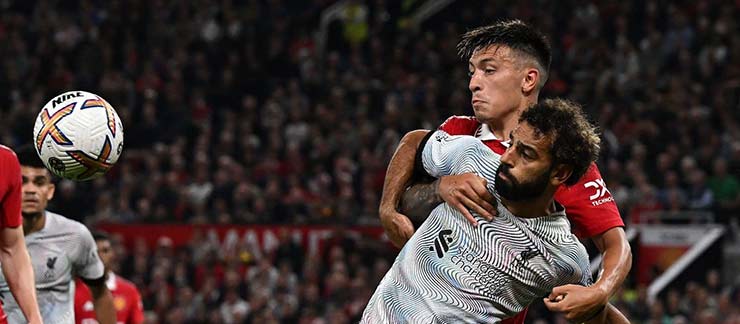 Martinez tỏ ra rất chủ động trong cách đối phó với các tiền đạo Liverpool