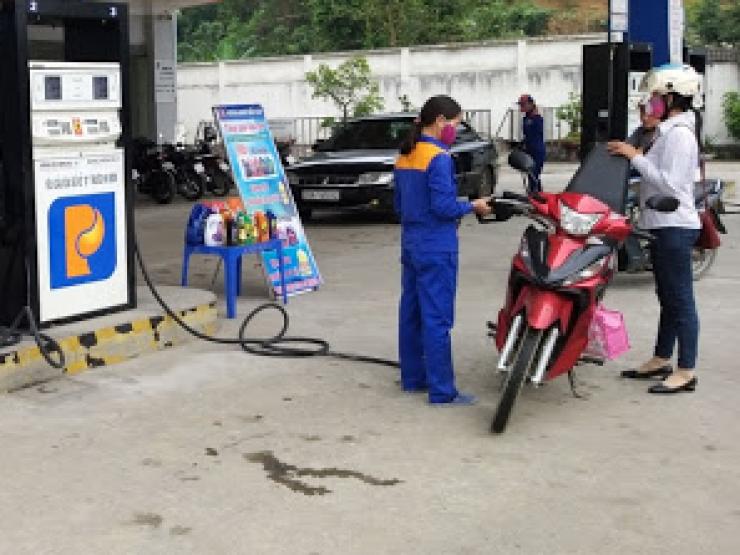 Thị trường - Tiêu dùng - Giá xăng dầu hôm nay 24/8: Đồng loạt giảm