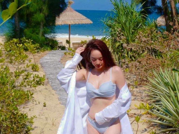 Thời trang - Hàng hiệu giá trị của mỹ nhân "em chưa 18", có cả chiếc túi đắt nhất hành tinh