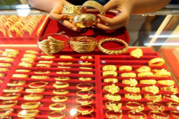 Kinh doanh - Giá vàng hôm nay 24/8: Bất ngờ tăng mạnh trở lại