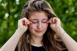 Media - Hậu quả khó lường khi bạn không chớp mắt trong thời gian dài