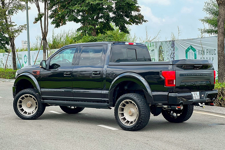 Ford F150 Harley Davidson chạy lướt rao bán gần 7 tỷ đồng - 4