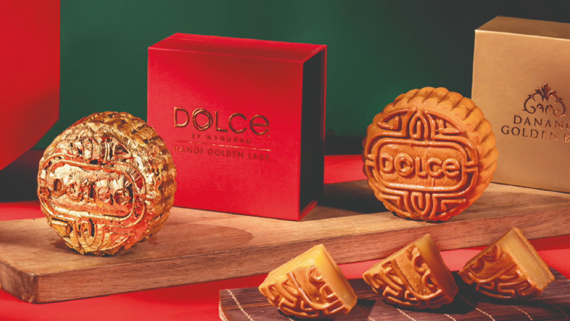 Bánh trung thu Dát Vàng của thương hiệu Dolce by Wyndham