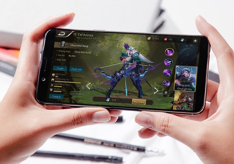 Chơi game trên di động cũng giúp xả stress khi căng thẳng.