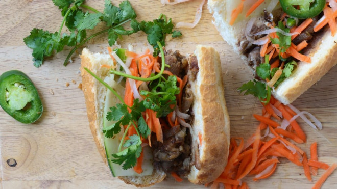 Bánh mì Việt Nam gây ấn tượng mạnh với thực khách quốc tế. Ảnh: Adobe Stock