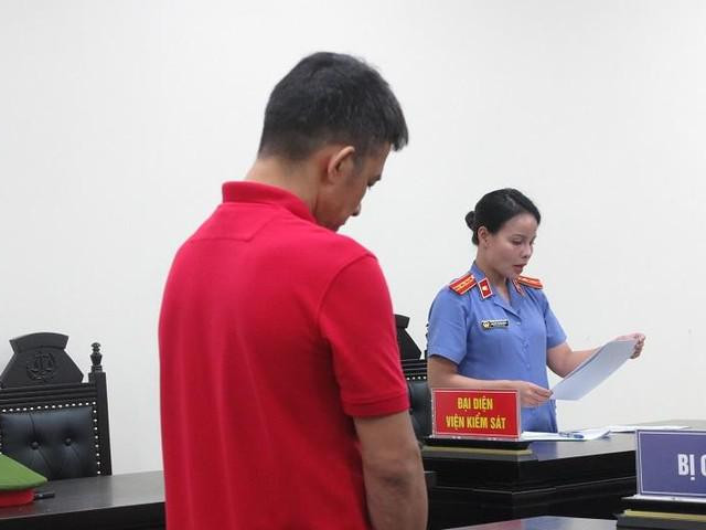 Pháp luật - Ông chủ gara ô tô liên tục trộm cắp lượng dầu mỡ lớn của 'nhà hàng xóm'