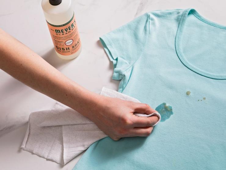 Thời trang - Bí quyết đánh bay, sạch ngay vết bẩn quần áo mà bạn nên biết