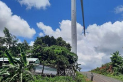 Tin tức trong ngày - Sống bất an bên các trụ điện gió ở Tây Nguyên