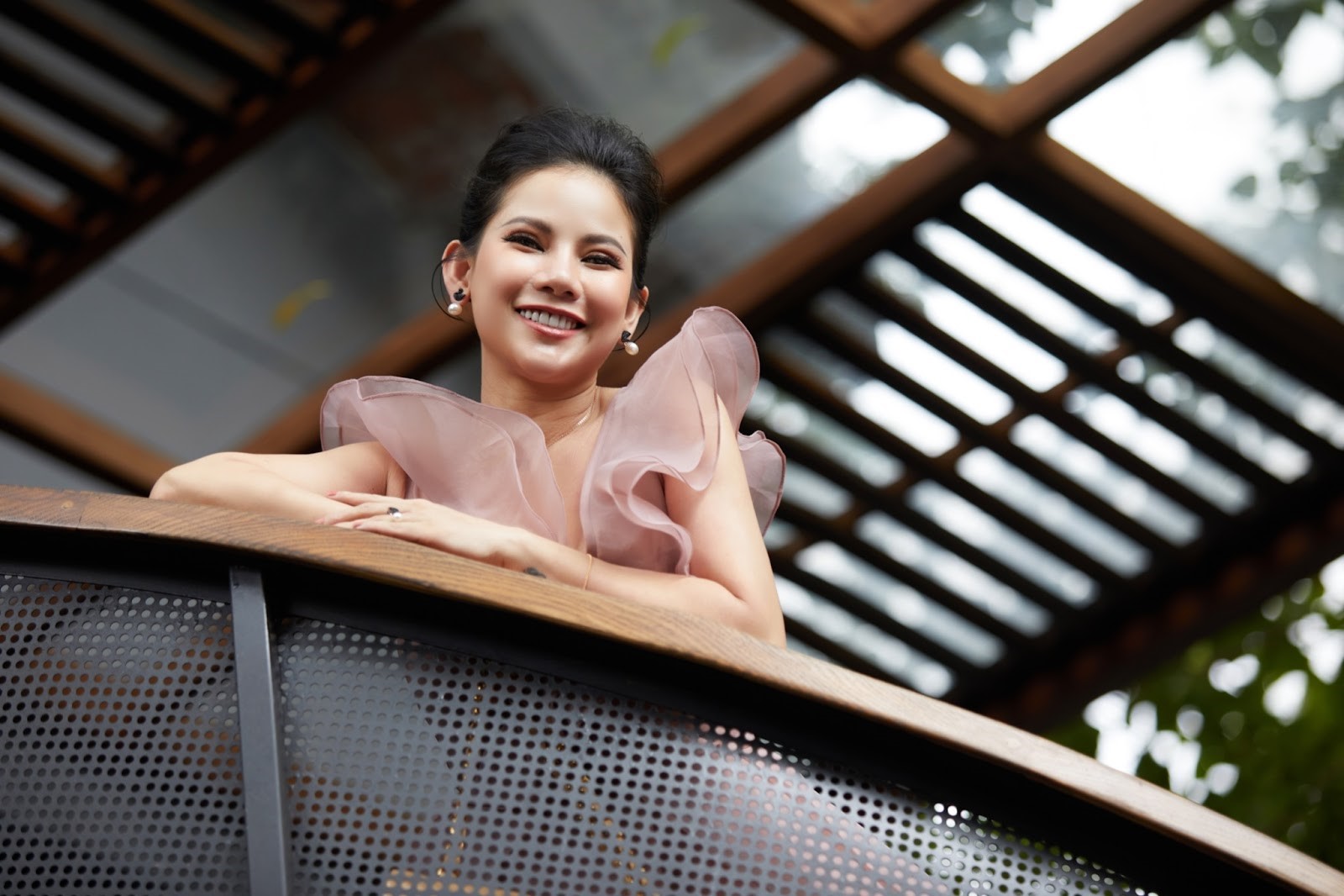 Cô thừa nhận mình cũng có khá nhiều nét giống “nữ hổ tướng”: mạnh dạn, quyết liệt, dám nghĩ dám làm