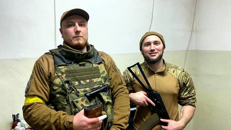 Konstantin Nemichev (bên trái) và Sergey Velichko (bên phải) – 2 đối tượng đang bị Nga truy nã gắt gao (ảnh: RT)