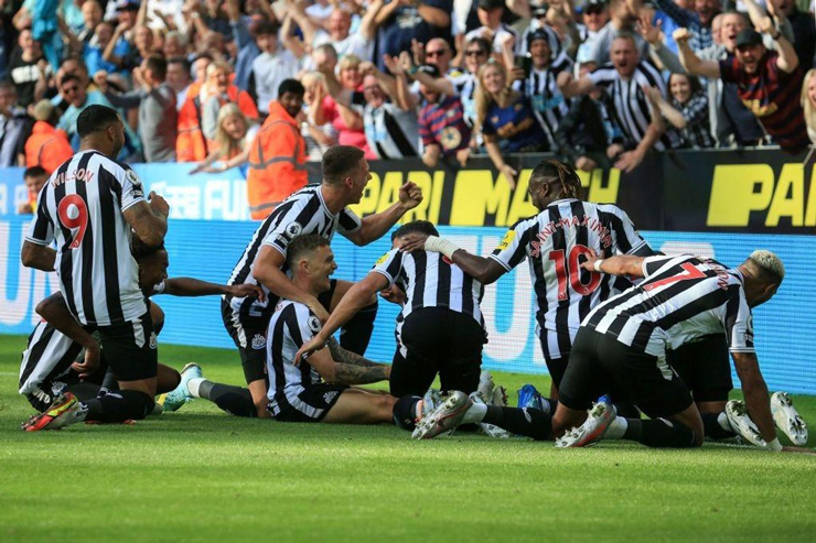 Newcastle vừa có trận hòa đầy cảm xúc trước ĐKVĐ Man City