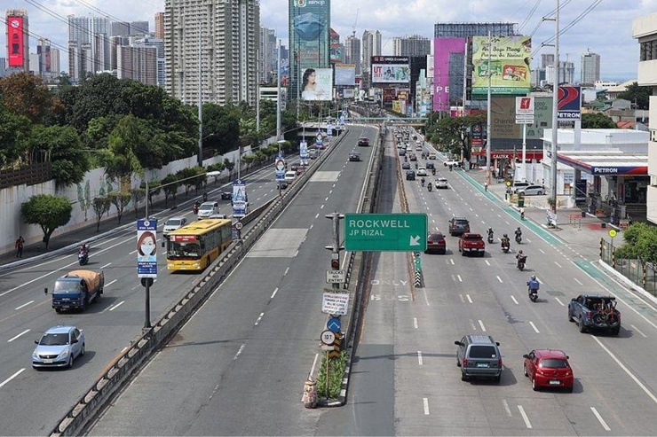 Năm 2021, GDP bình quân đầu người của Philippines 3.549 USD/người/năm, trong khi&nbsp;GDP bình quân đầu người&nbsp;của&nbsp;Việt Nam&nbsp;trong năm&nbsp;2021&nbsp;đạt khoảng 3.743 USD.
