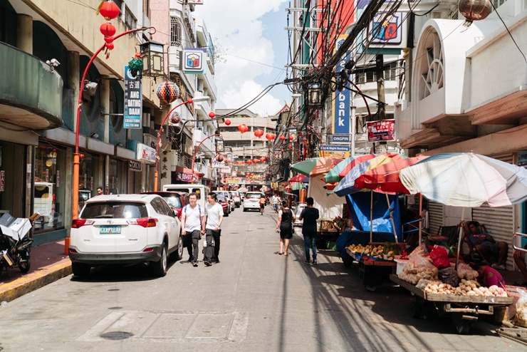 Ngày 15/8, Cơ quan thống kê Philippines (PSA) thông báo khoảng 2,3 triệu người dân nước này đã rơi vào cảnh nghèo đói trong khoảng thời gian từ năm 2018-2021, nguyên nhân chủ yếu đến từ tình trạng suy thoái kinh tế do ảnh hưởng của đại dịch COVID-19.
