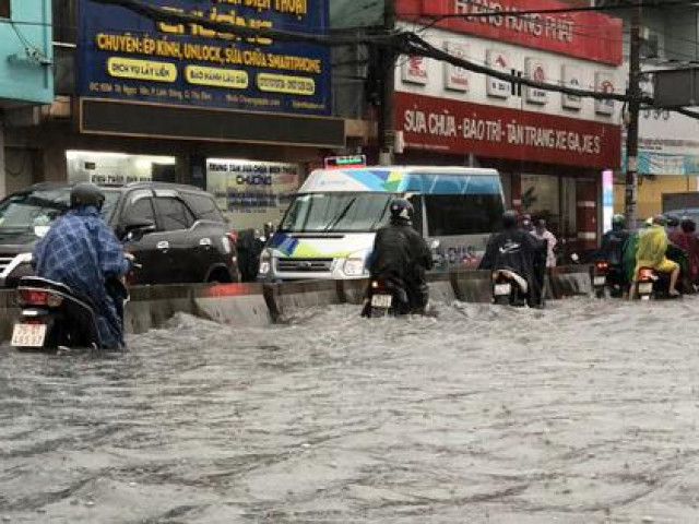 Tin tức trong ngày - TP.HCM lún trung bình 2 cm/năm, Chủ tịch Phan Văn Mãi ra chỉ đạo khẩn