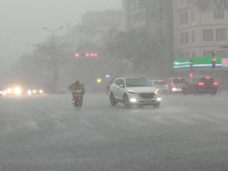 Tin tức trong ngày - Thời tiết cuối tuần: Bão số 3 tan, miền Bắc mưa to đến bao giờ?