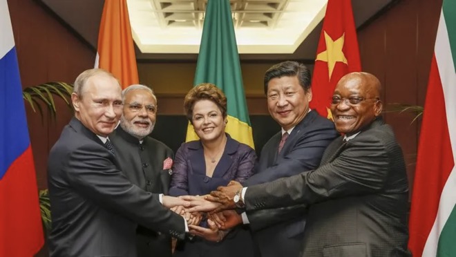 Nga, Trung Quốc, Brazil, Ấn Độ và Nam Phi là các quốc gia trong nhóm BRICS.