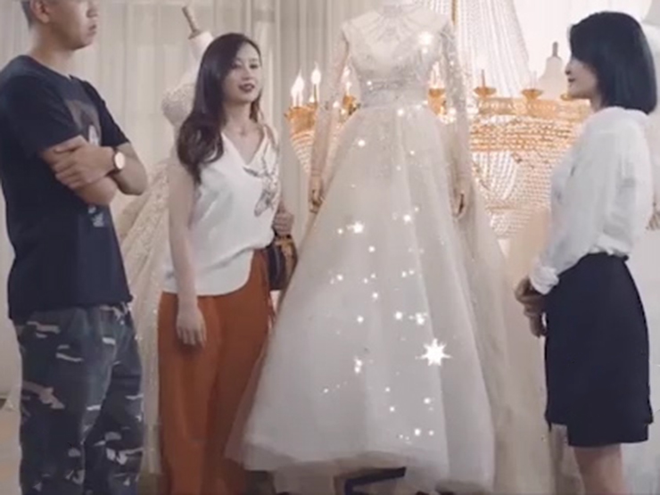 Clip hài hước - Cô nàng bán hàng "có tâm" khiến cặp đôi sắp cưới chia tay trong một nốt nhạc