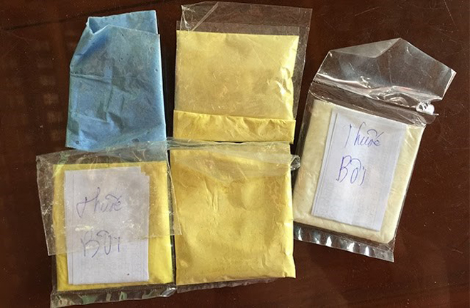 Sản phẩm quảng cáo cam kết trị khỏi viêm da nhưng không hề có nhãn mác, thành phần&nbsp;