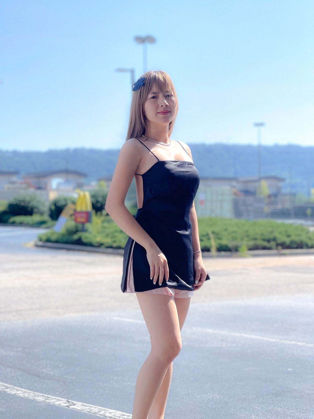 Chị Vân tự tin với vóc dáng thon gọn sau khi hút mỡ.